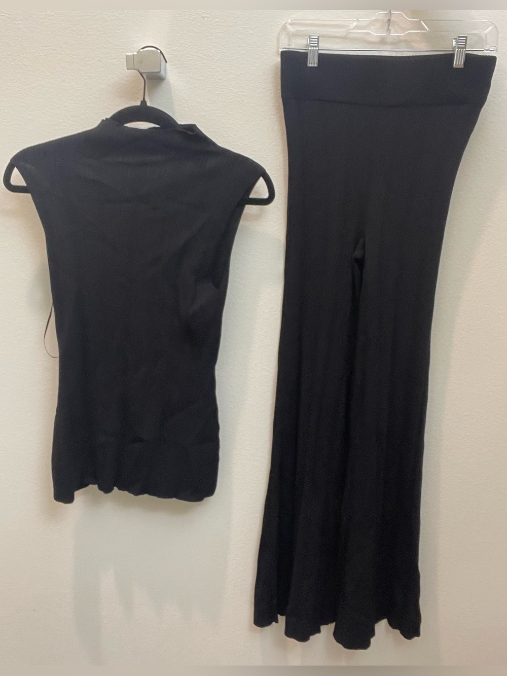 House of Harlow Black Womens Wide-Leg Pants and Sleeveless Mock Neck Top Set